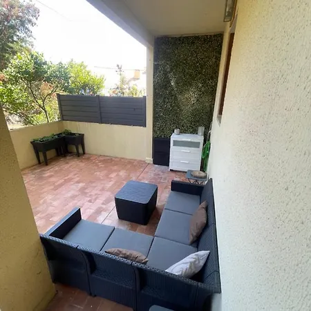 Proche Avec Terrasse Et Jardin Privatif * Hyères